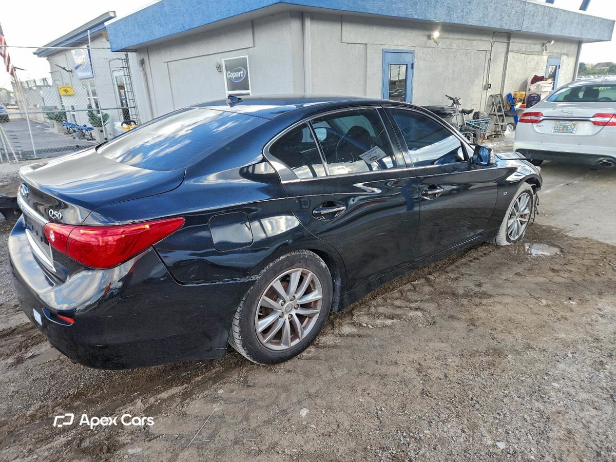 Infiniti Q50 2015