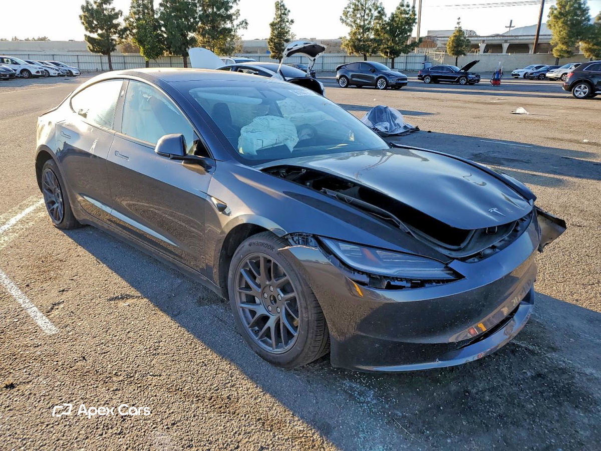 Tesla Model 3 2025