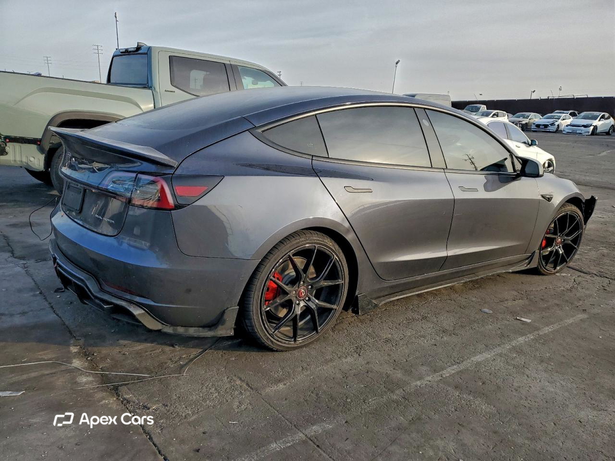 Tesla Model 3 2022