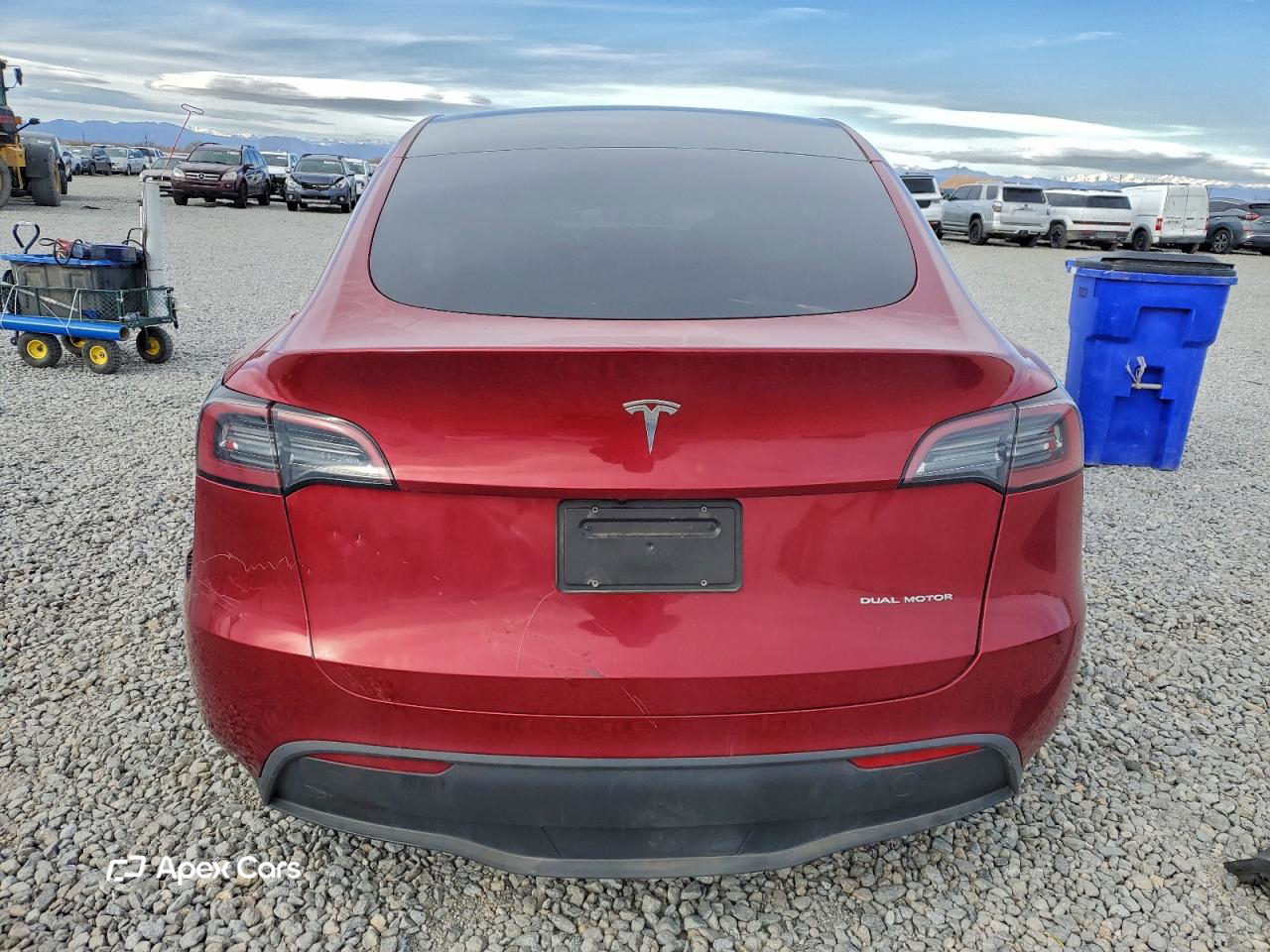 Tesla Model Y 2024