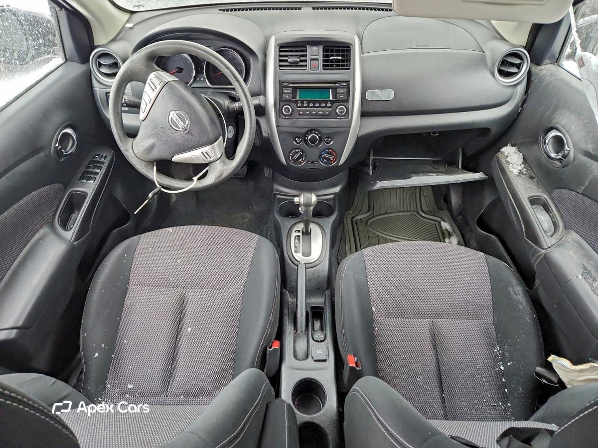 Nissan Versa 2015