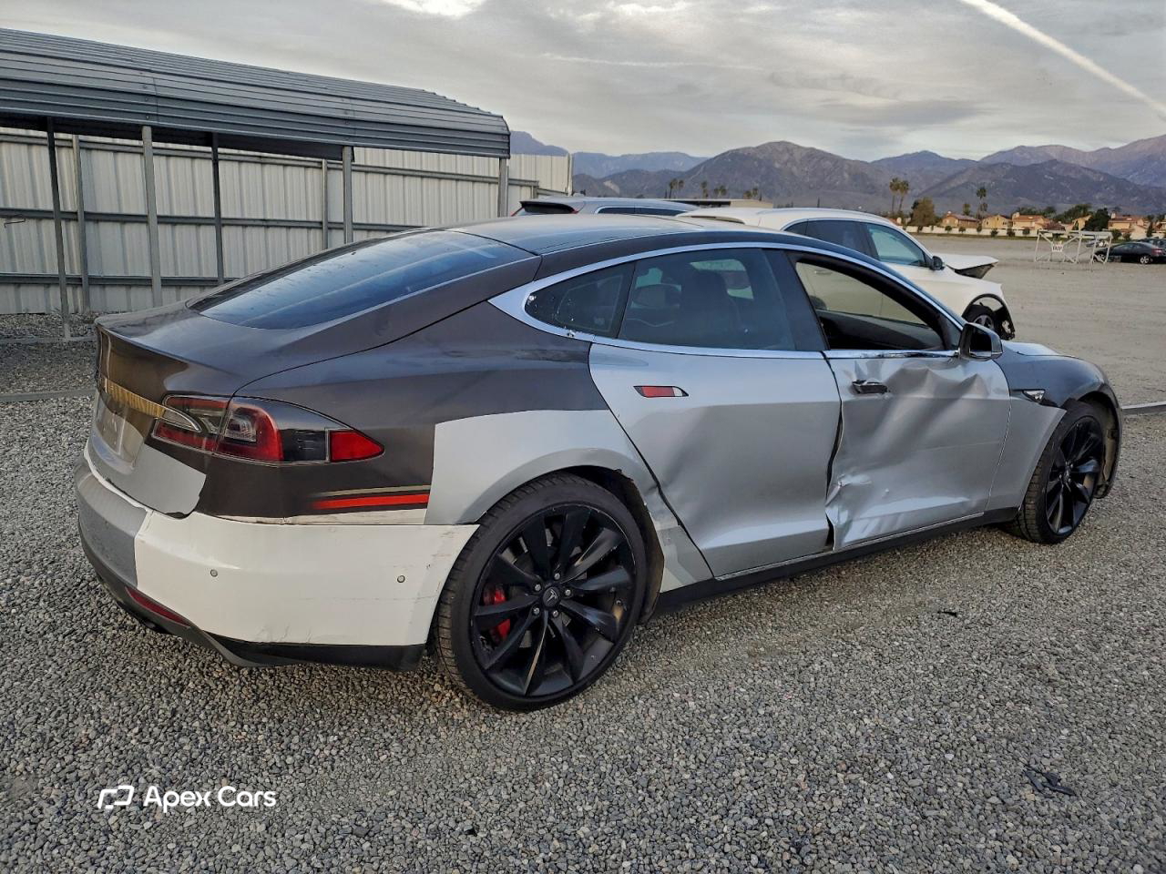 Tesla Model S 2015