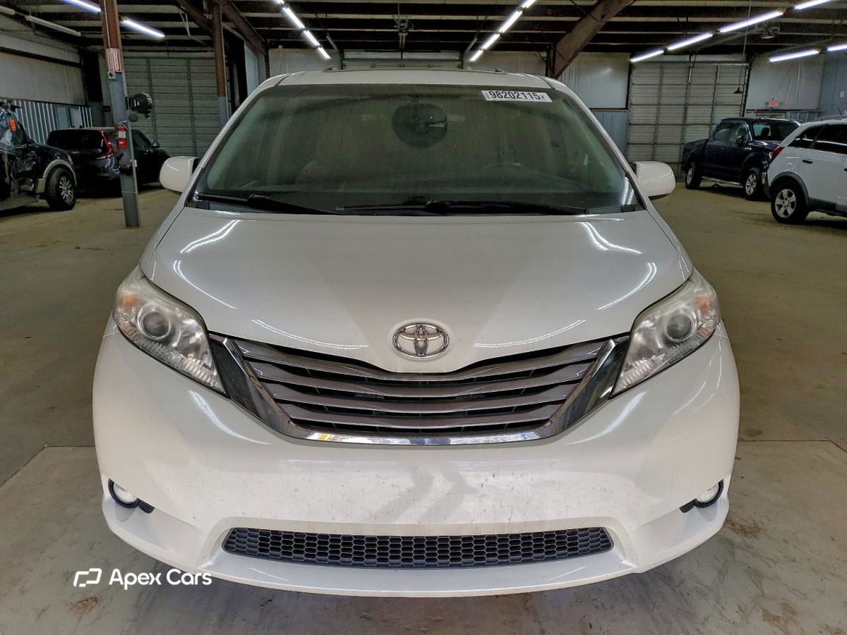 Toyota Sienna 2016