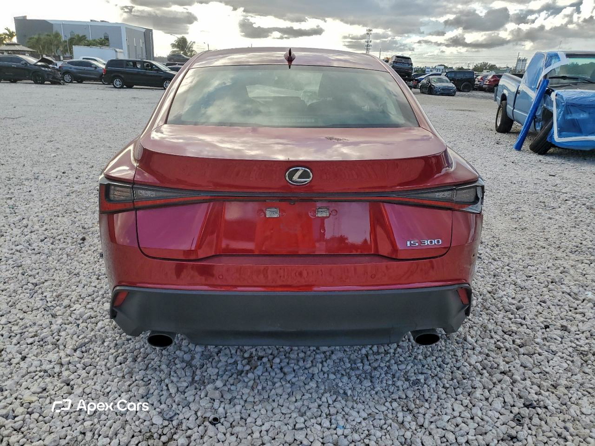 Lexus IS 2024