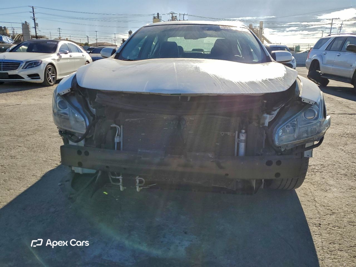 Nissan Maxima 2011