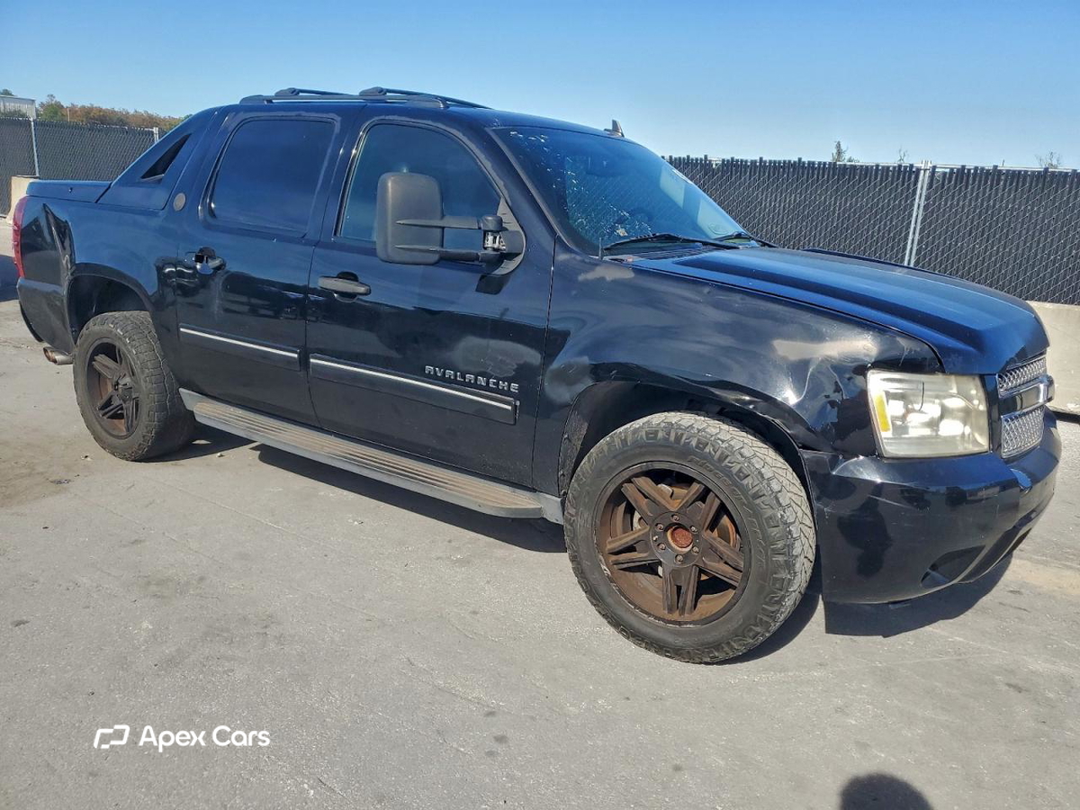 Chevrolet Avalanche 2013