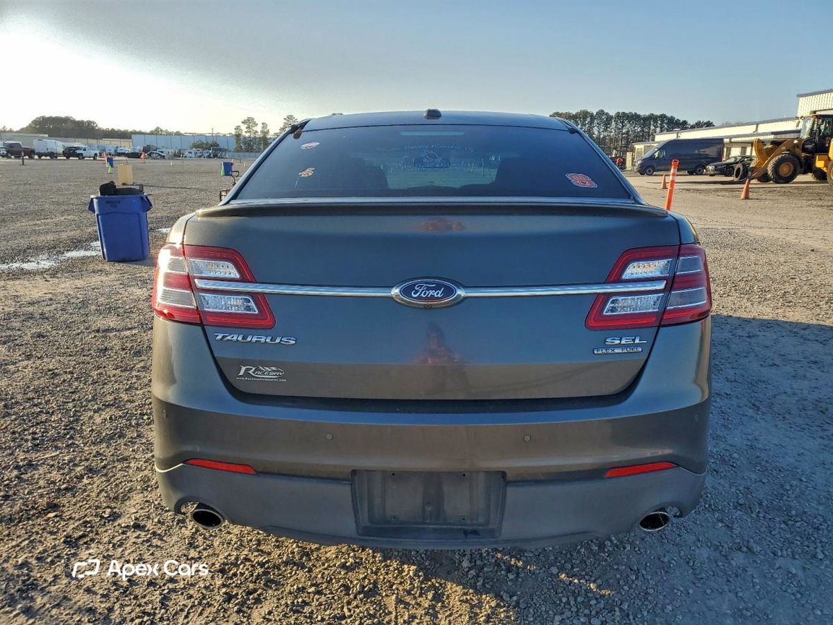 Ford Taurus 2016
