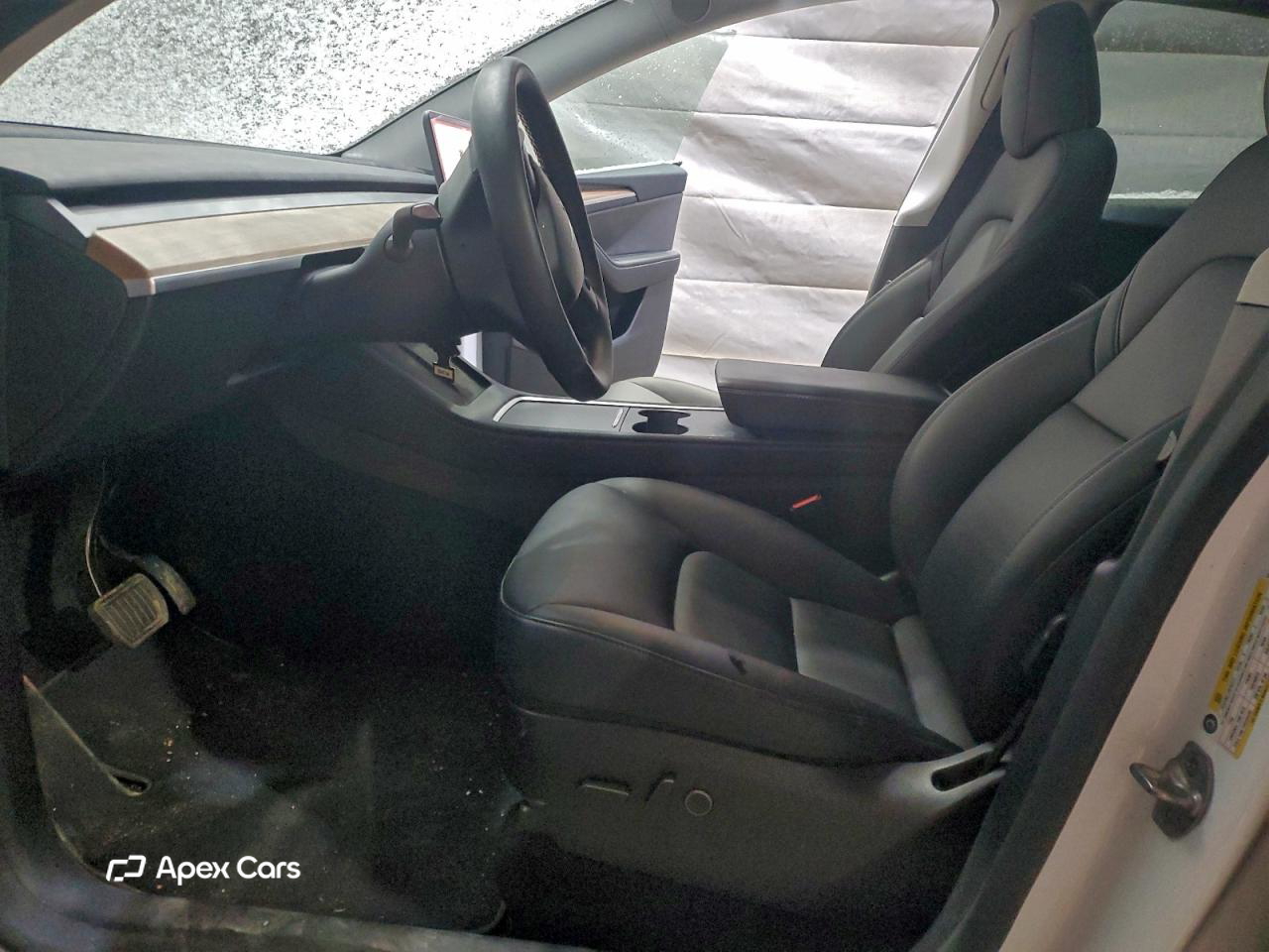 Tesla Model Y 2025