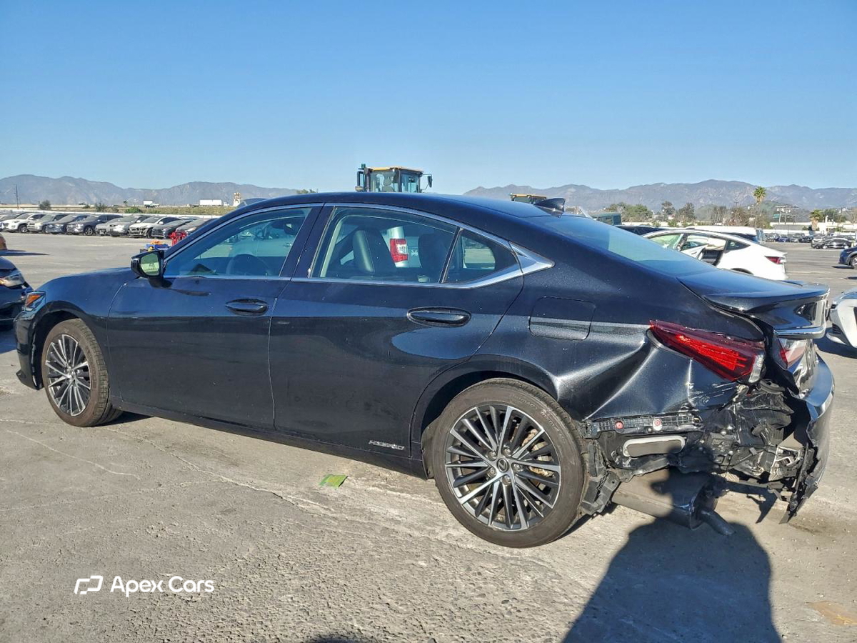 Lexus ES 2022
