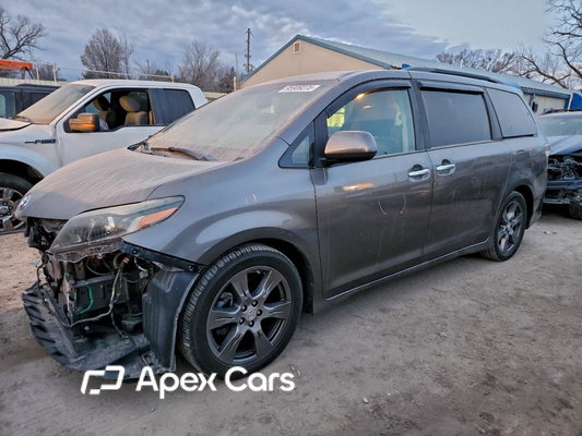 Toyota Sienna 2017 - Image 1 of 14