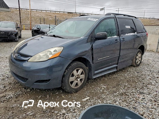 Toyota Sienna 2010 - Image 1 of 13