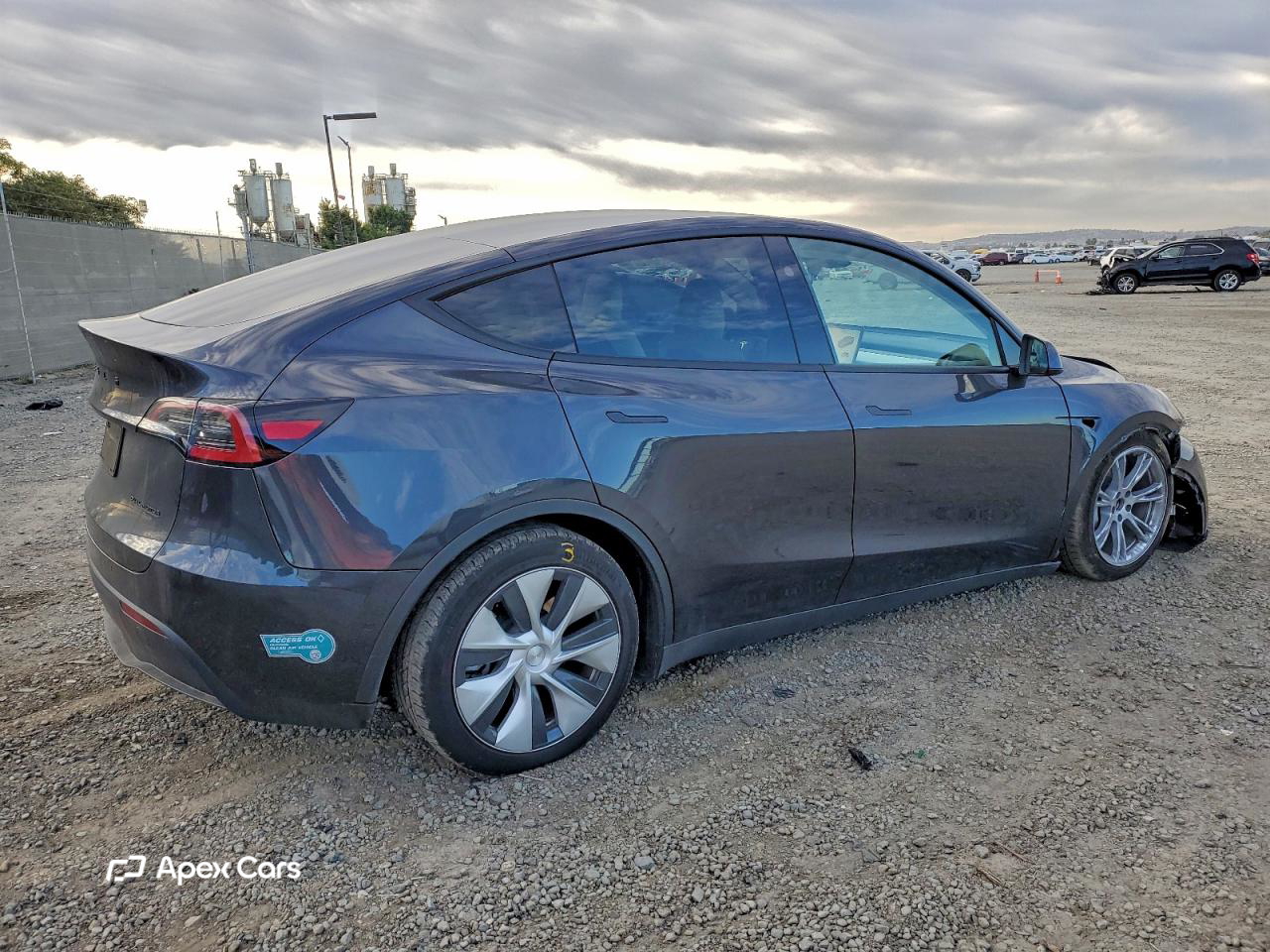 Tesla Model Y 2025