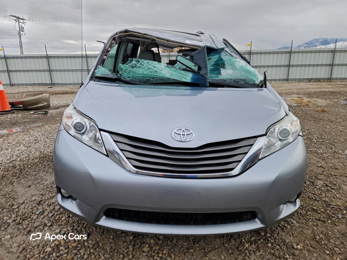 Toyota Sienna 2012