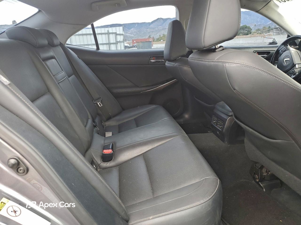 Lexus IS 2015