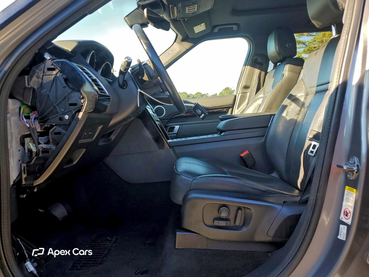 Land Rover Discovery 2020