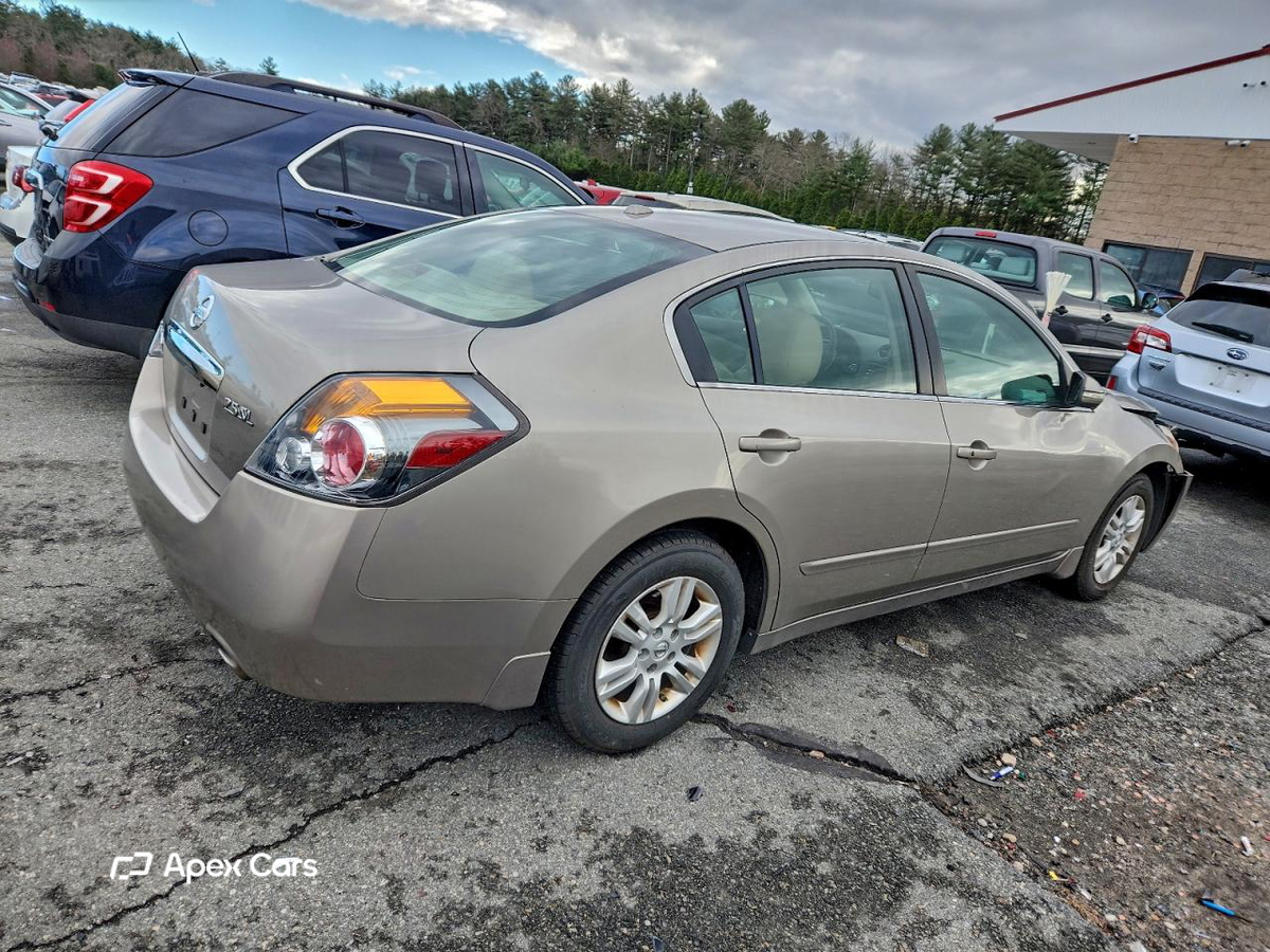 Nissan Altima 2012