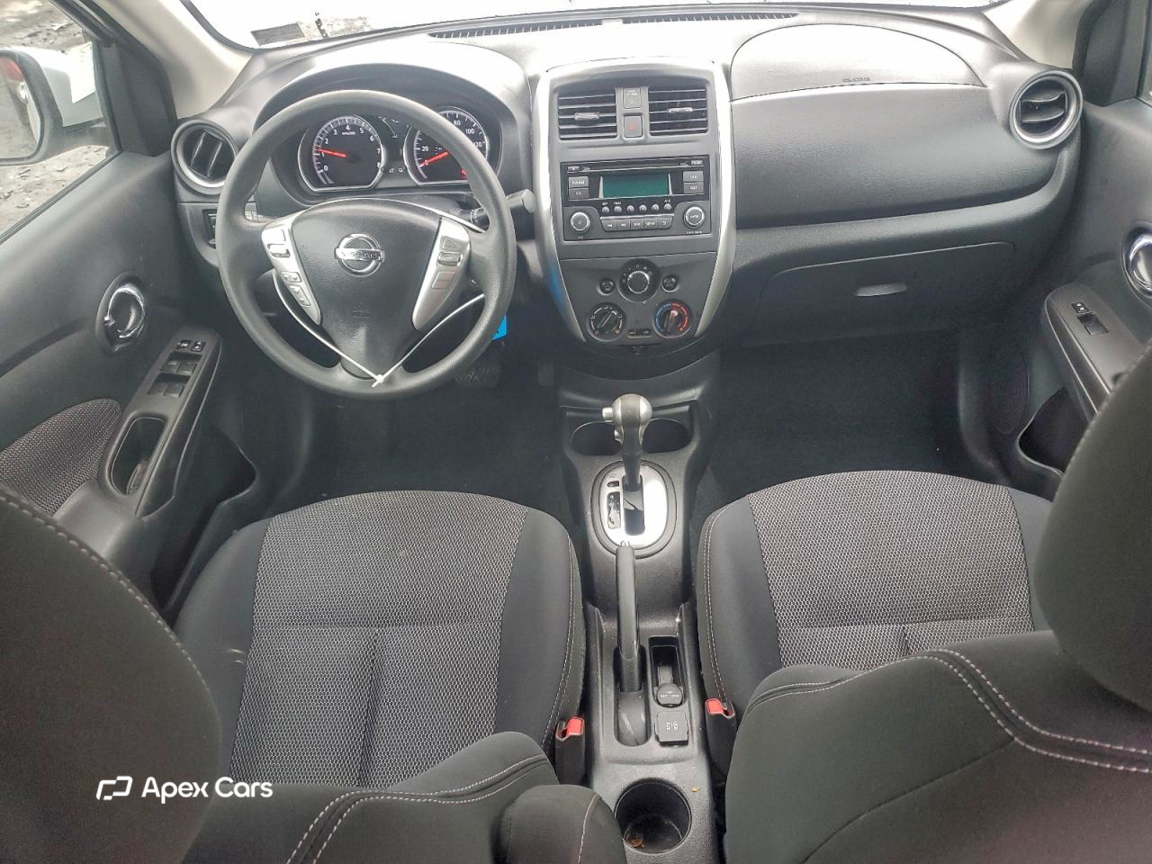 Nissan Versa 2015