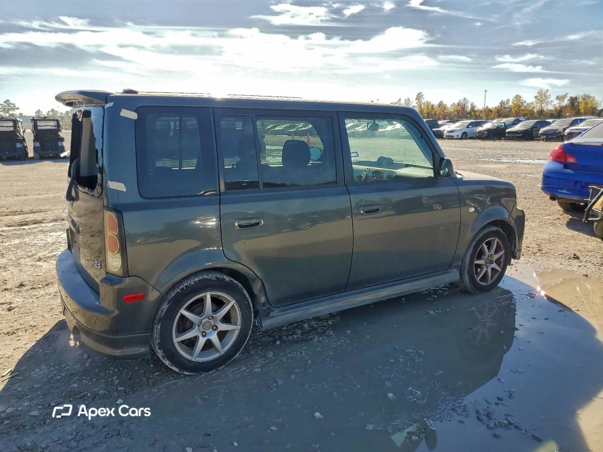 Scion xB 2005