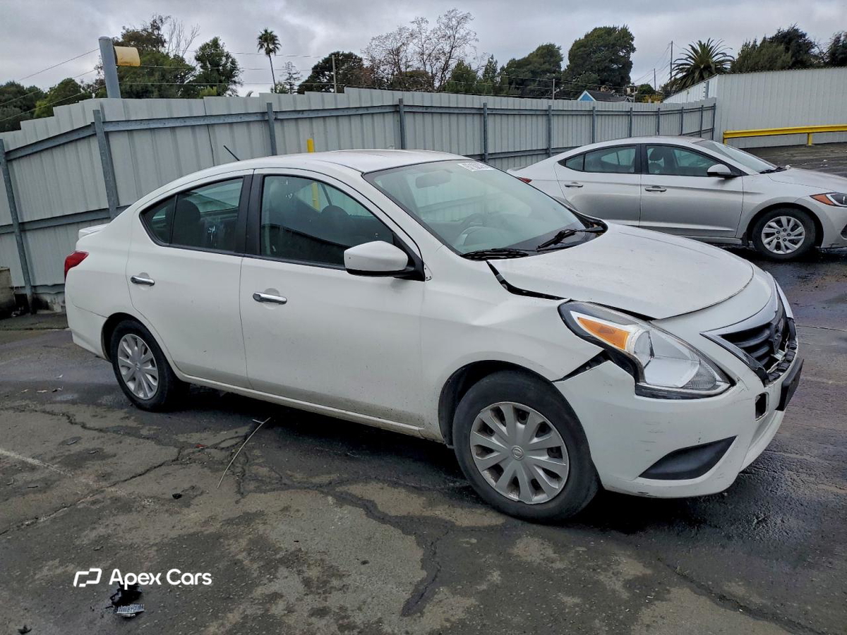 Nissan Versa 2016