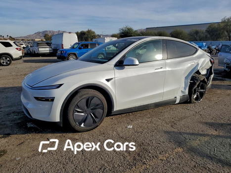 Tesla Model Y 2026 - Image 1 of 13