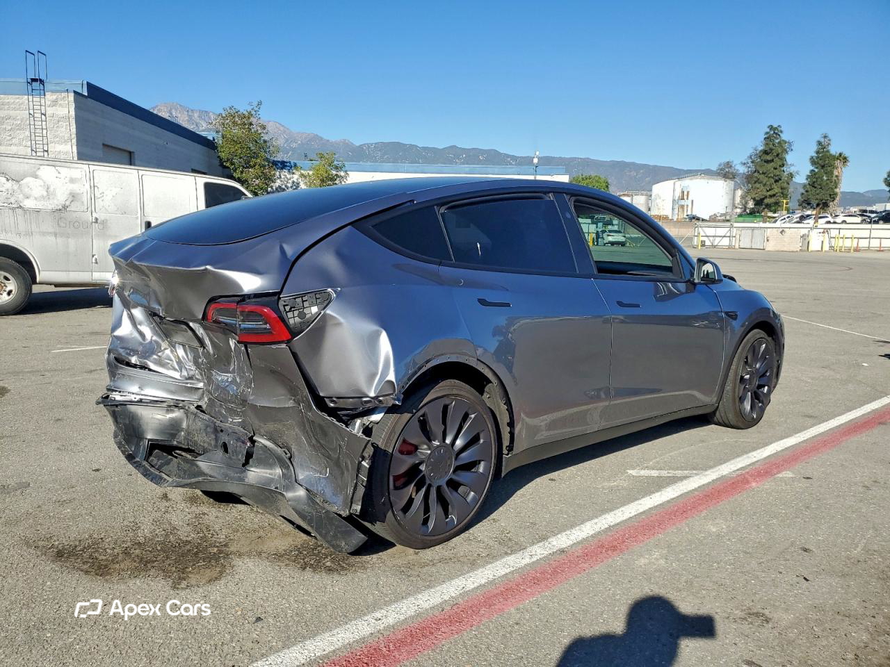 Tesla Model Y 2024