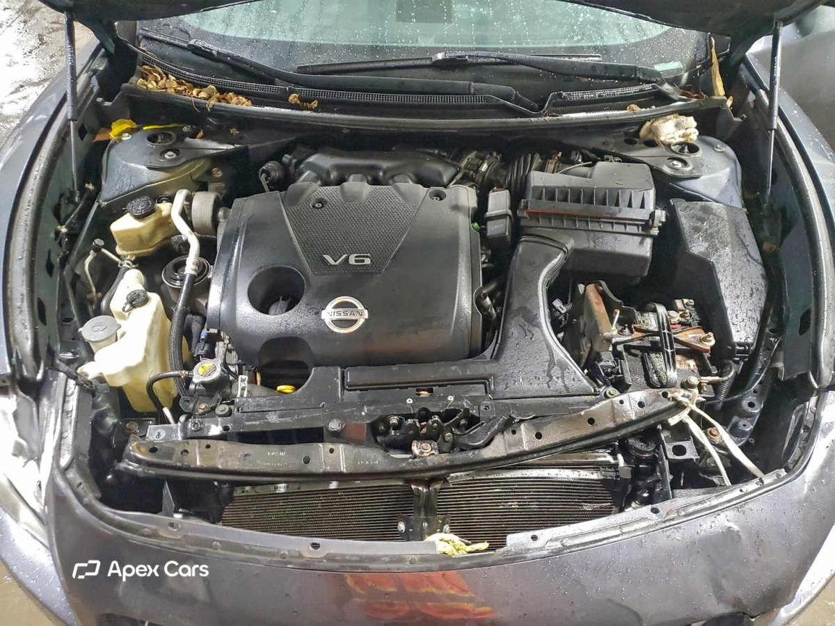 Nissan Maxima 2011