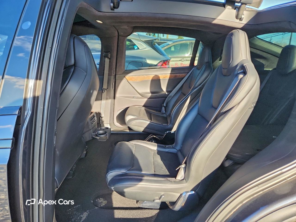 Tesla Model X 2019
