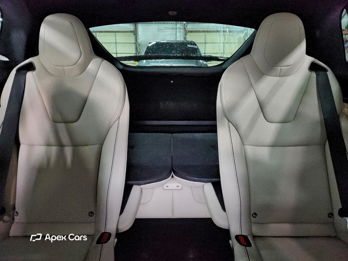 Tesla Model X 2024