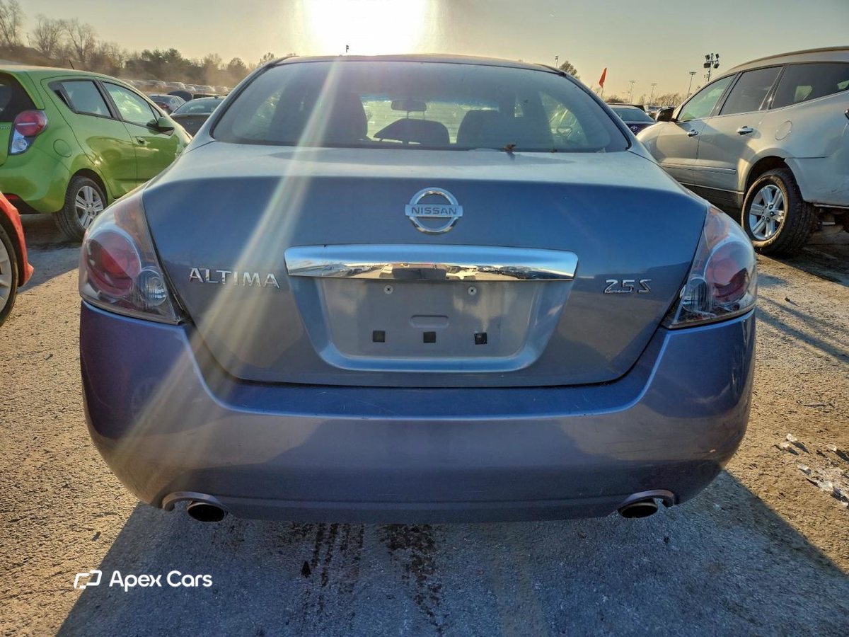 Nissan Altima 2011