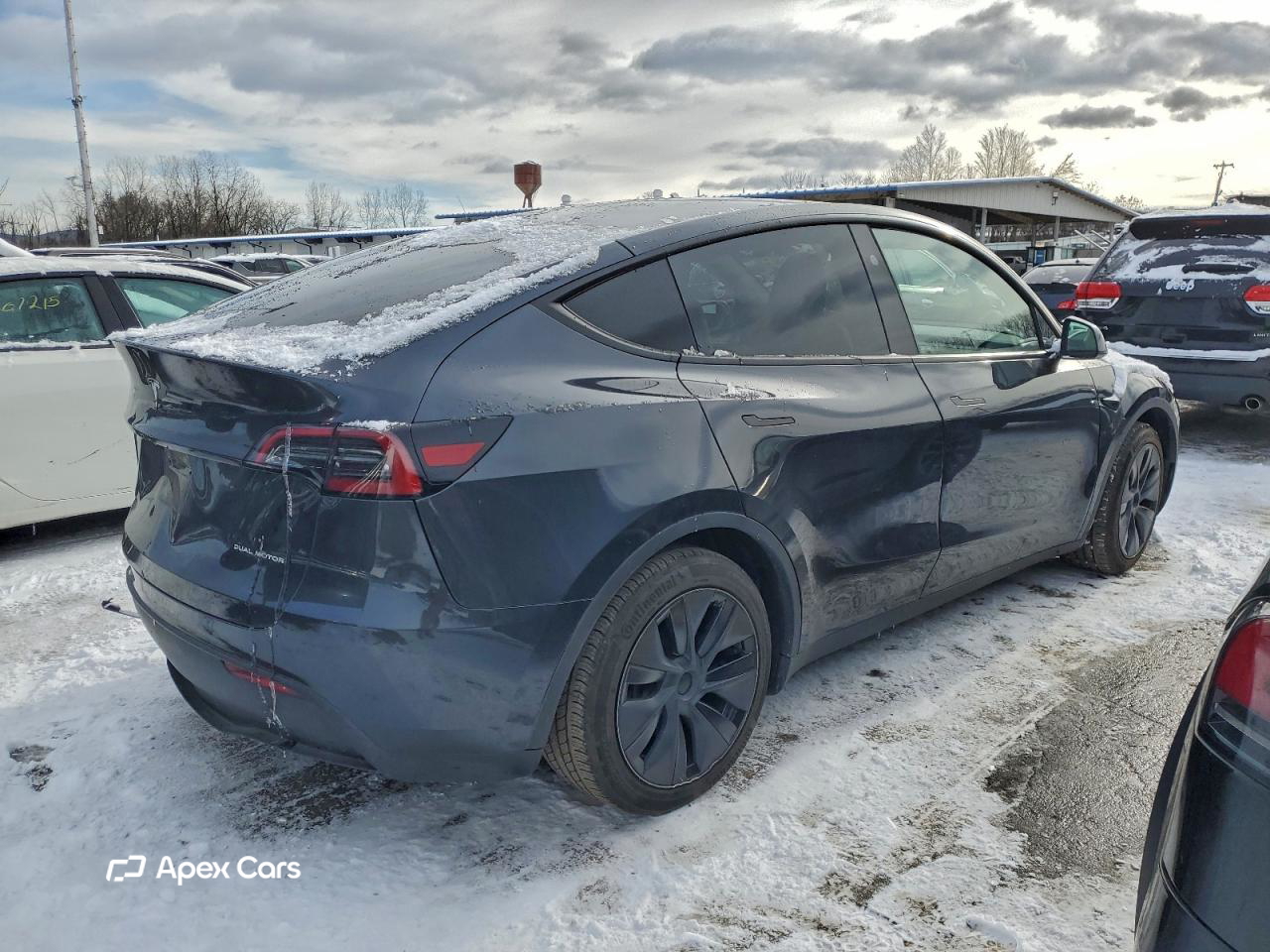 Tesla Model Y 2025
