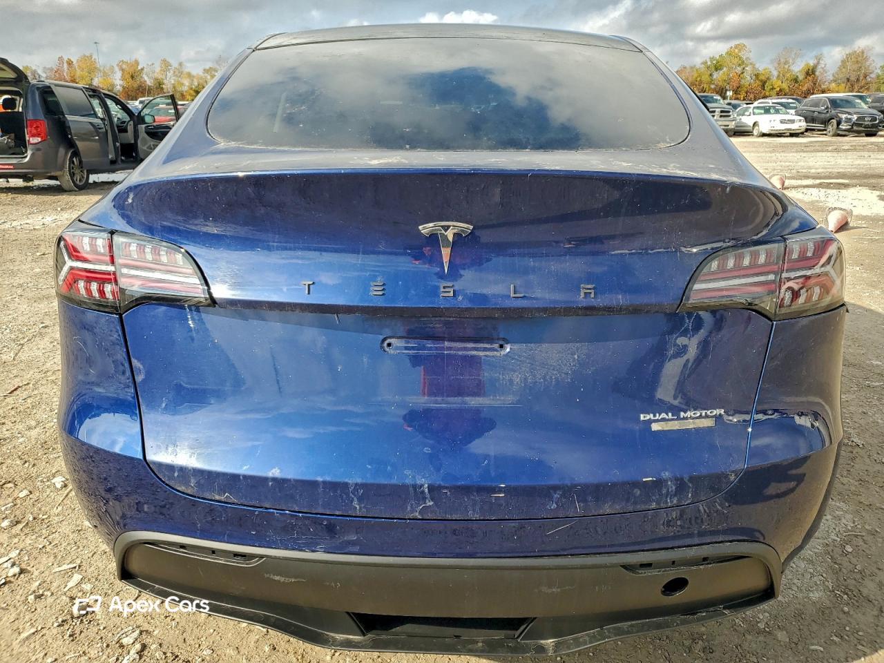 Tesla Model Y 2024