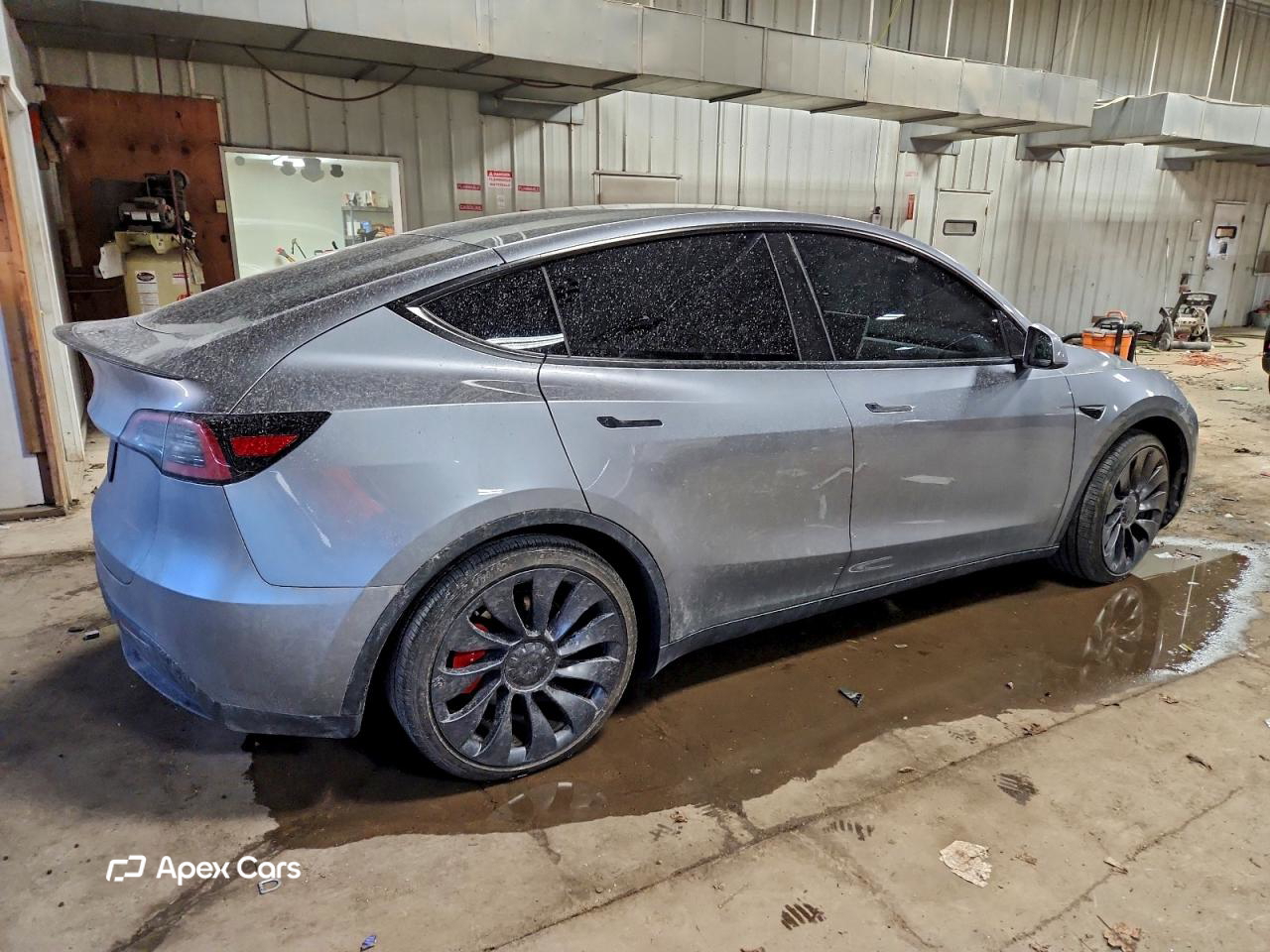 Tesla Model Y 2024