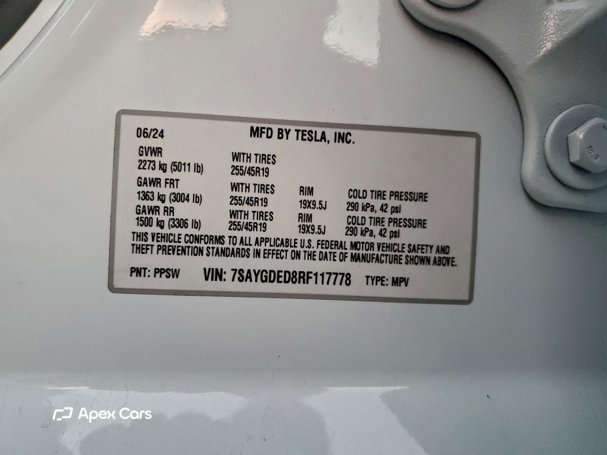 Tesla Model Y 2024