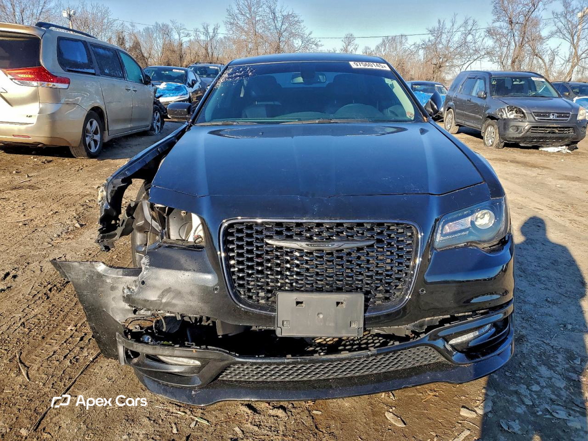 Chrysler 300 2021