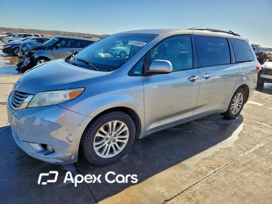 Toyota Sienna 2016 - Image 1 of 14