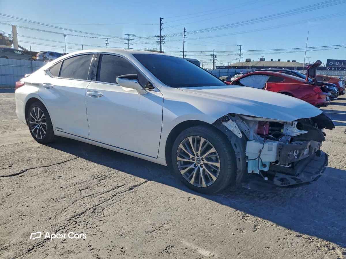 Lexus ES 2021