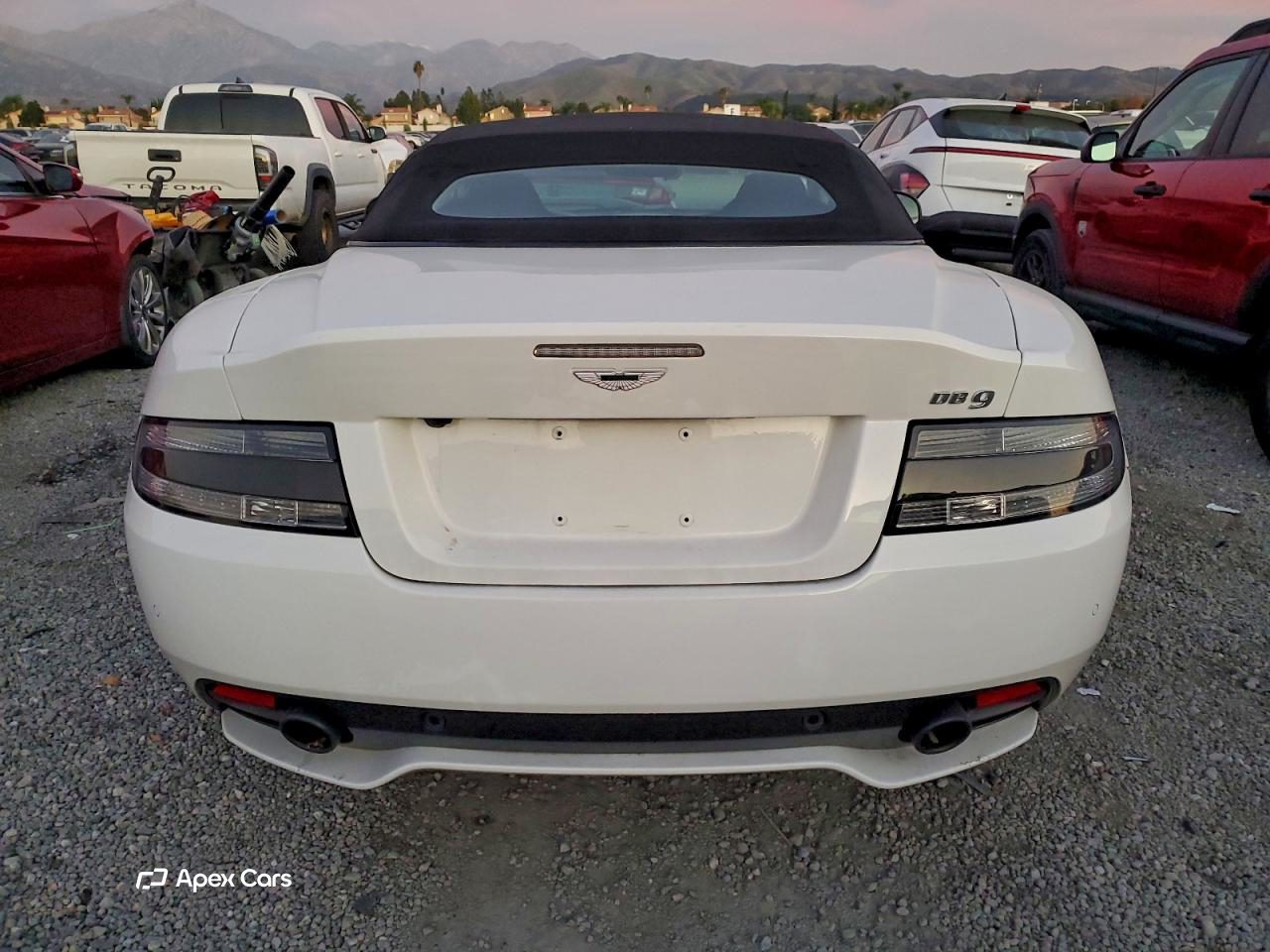 Aston Martin DB9 2015