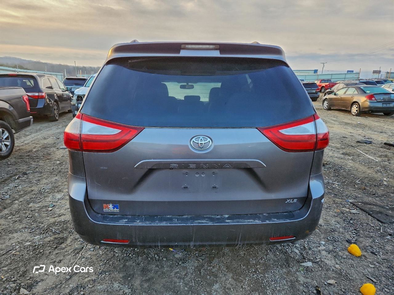 Toyota Sienna 2015