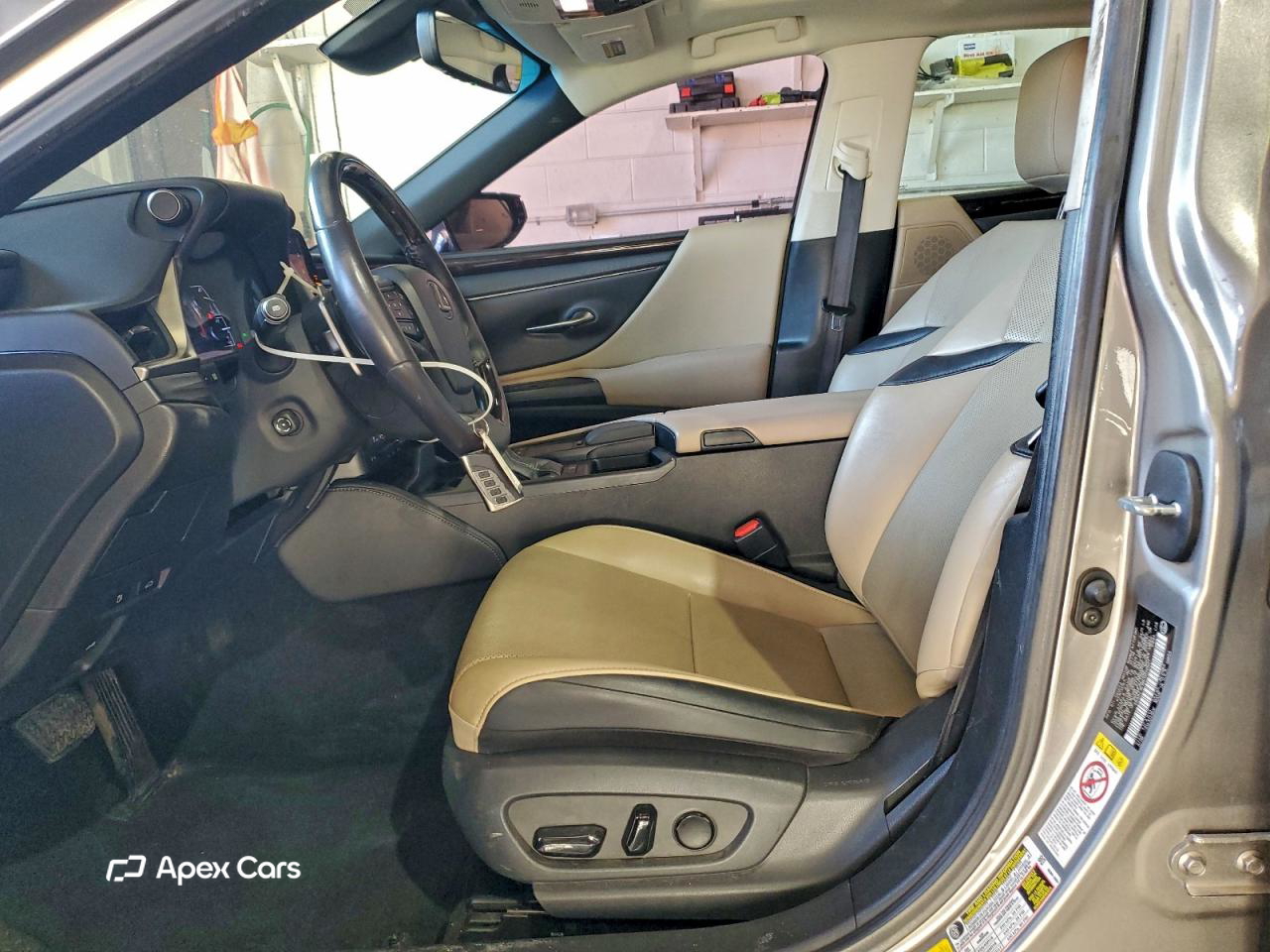 Lexus ES 2019