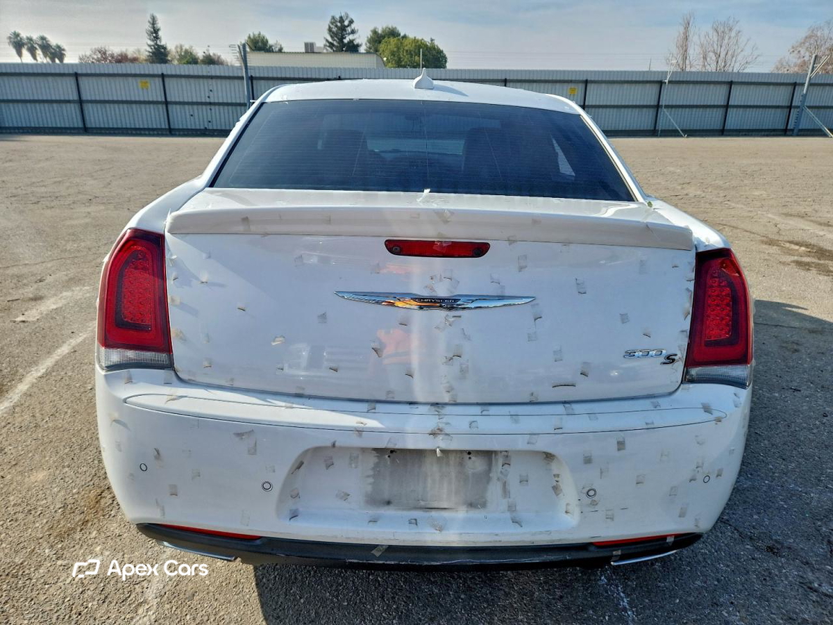 Chrysler 300 2016