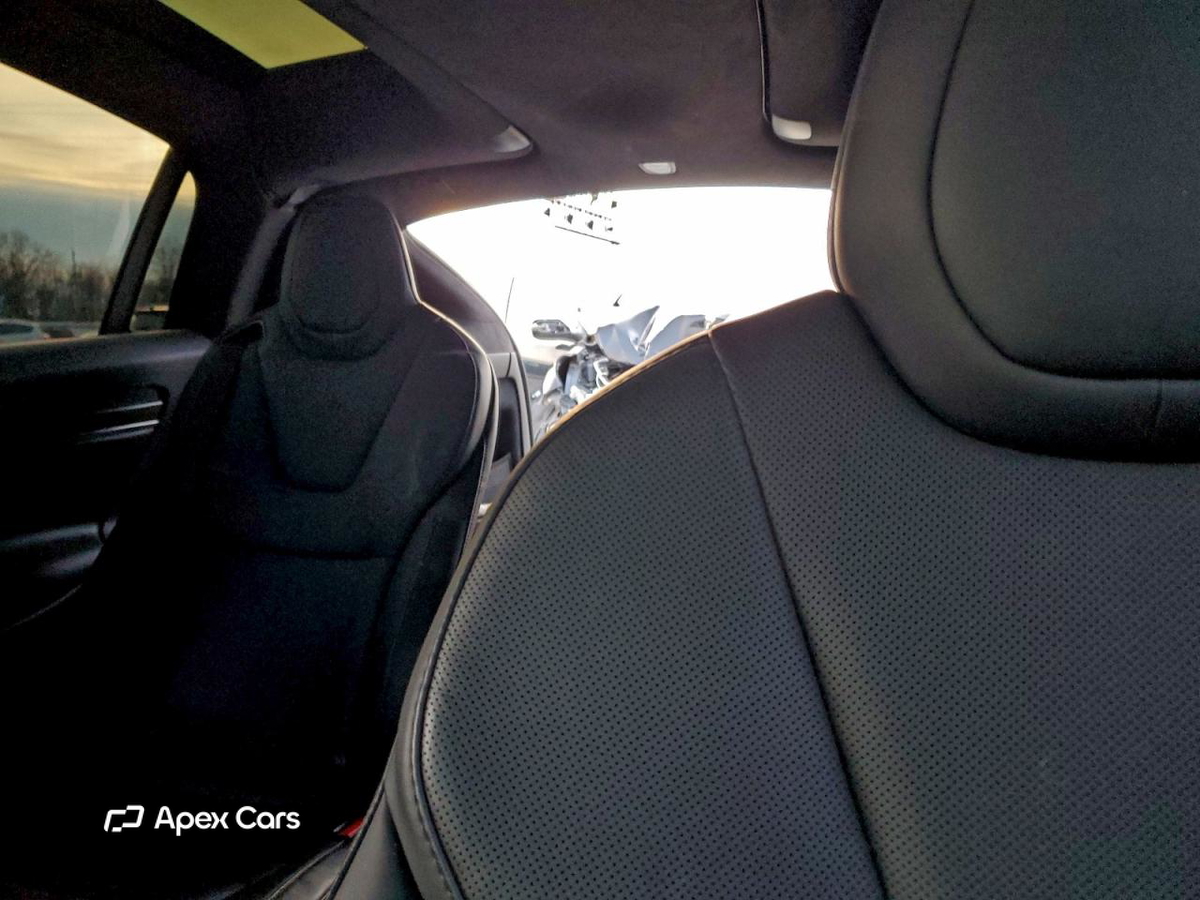 Tesla Model X 2022