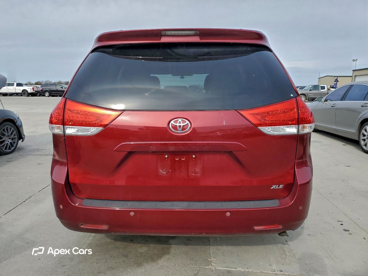 Toyota Sienna 2012