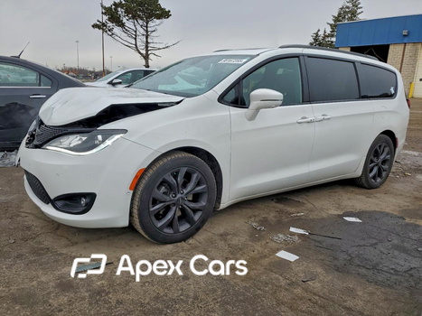 Chrysler Pacifica 2018 - Image 1 of 13
