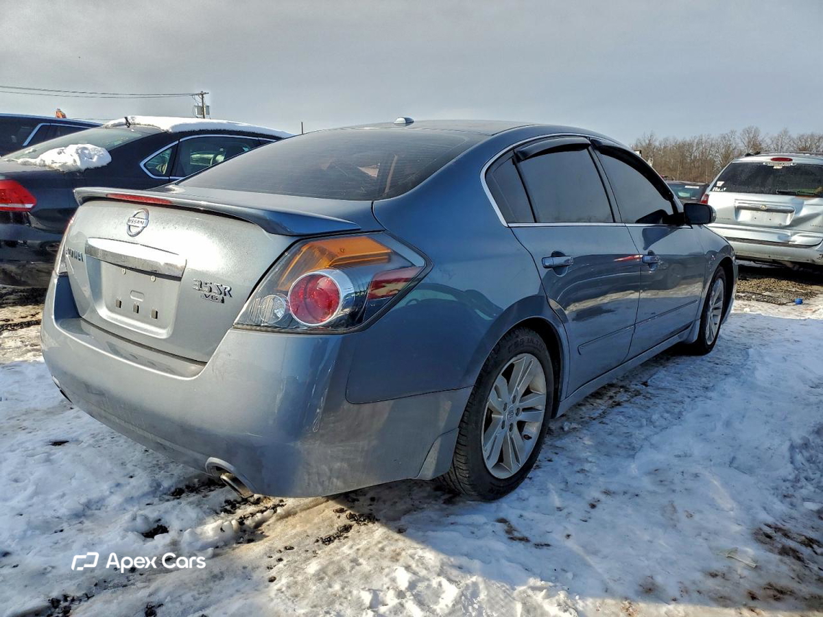 Nissan Altima 2011