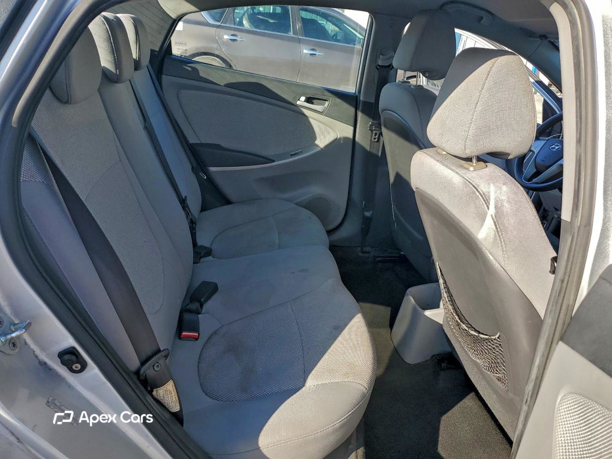 Hyundai Accent 2012