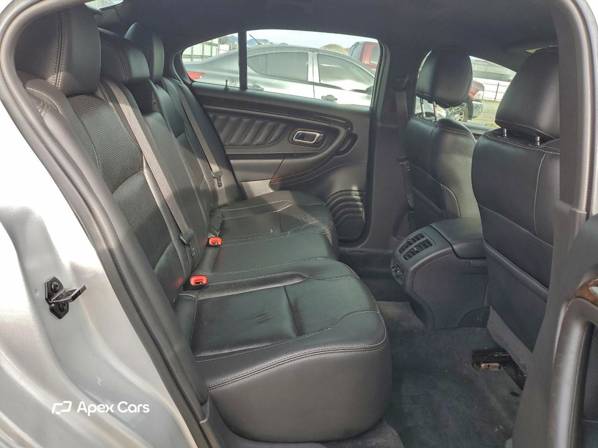 Ford Taurus 2017