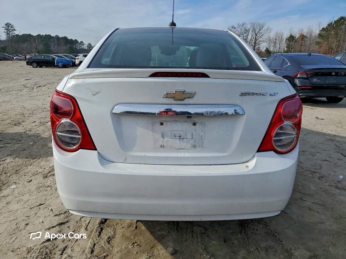Chevrolet Sonic 2015