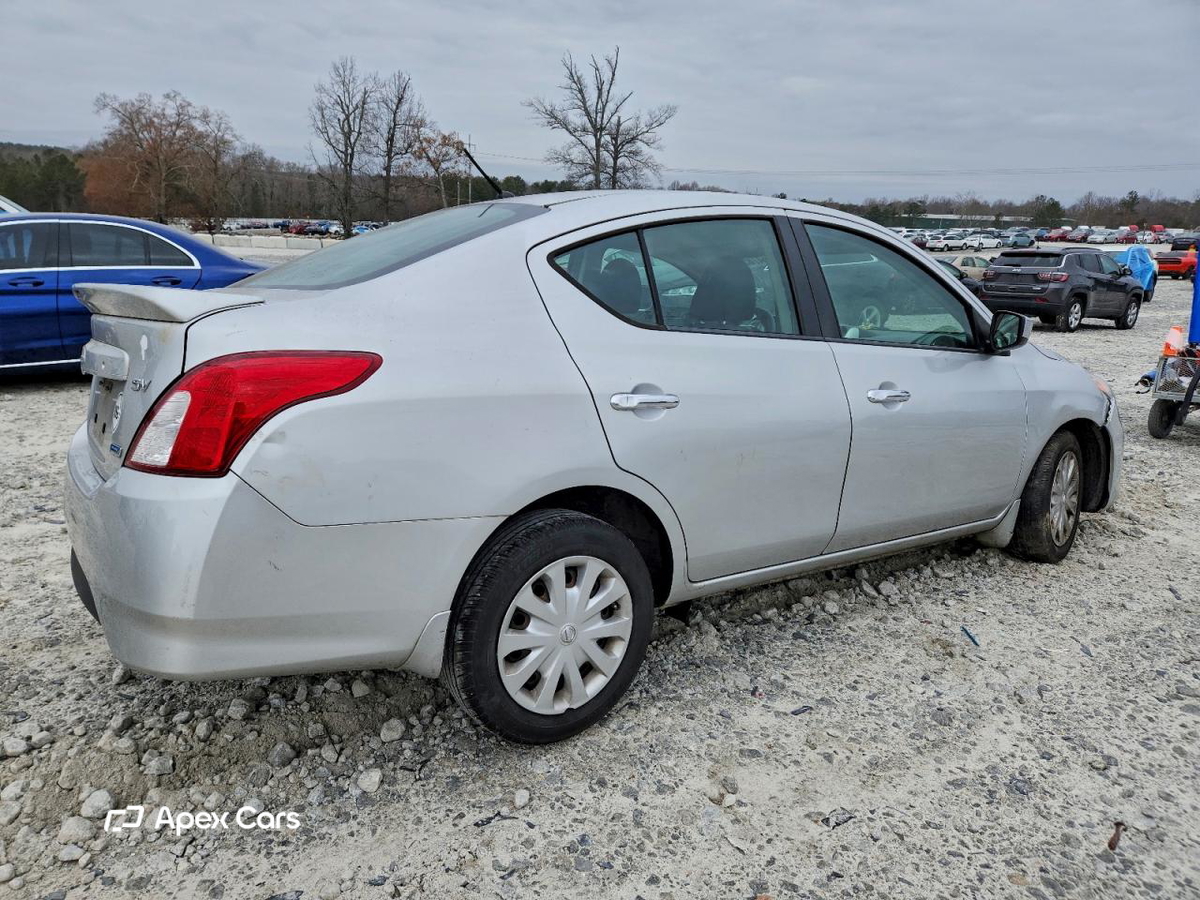 Nissan Versa 2016