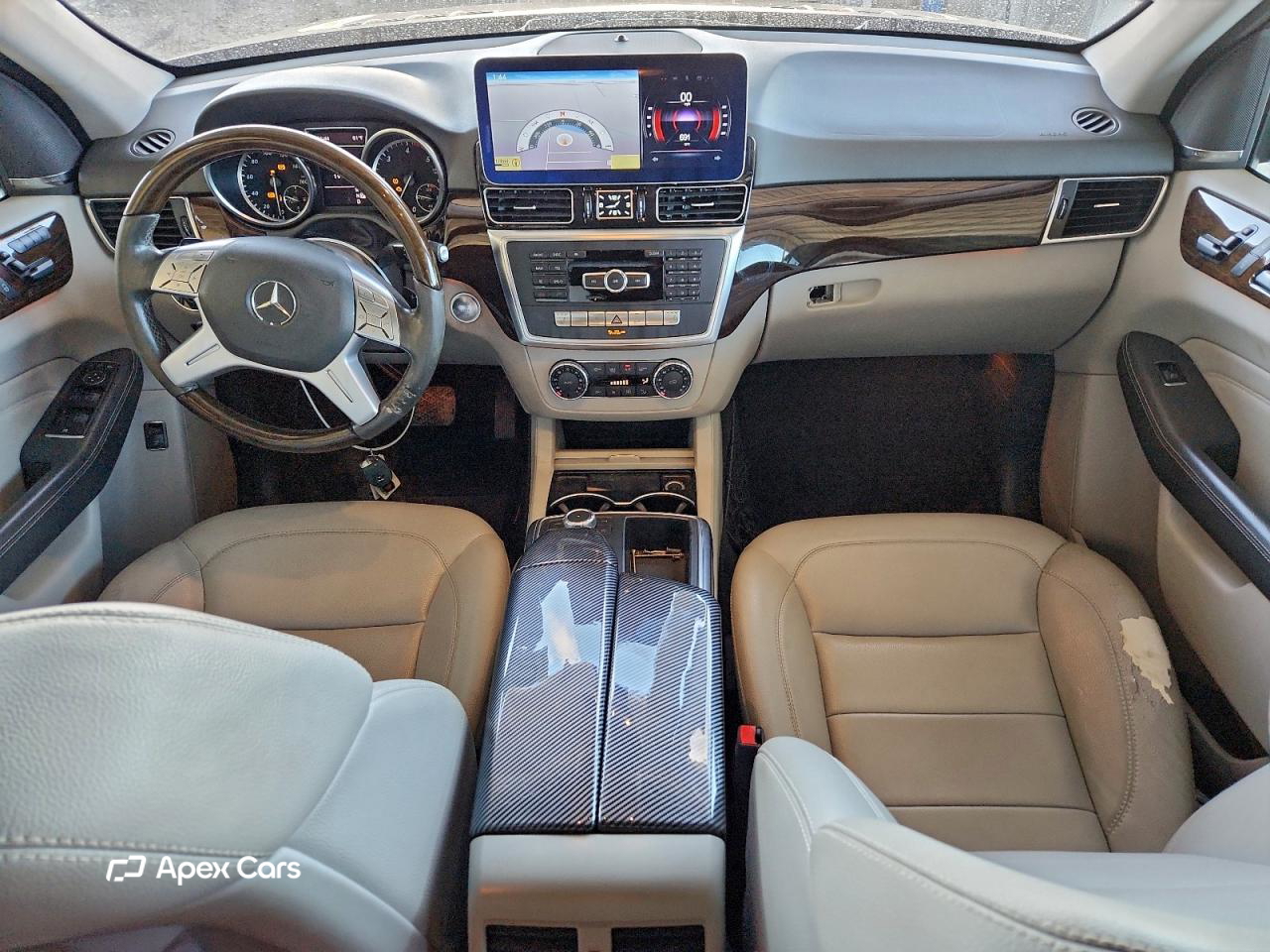 Mercedes-Benz  2012