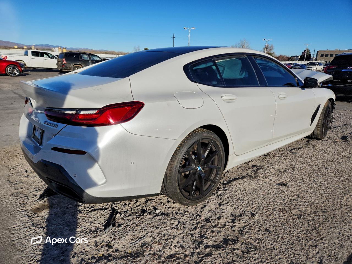 BMW Series 8 2022